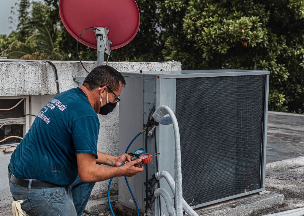 The 15 Minute Window: How Sacramento HVAC Companies Win or Lose a Customer Before They Even Call